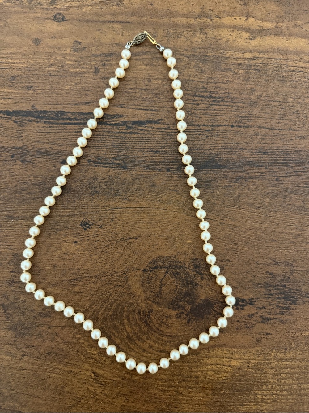 Vintage Classic Pearl Necklace - White Pearlescent Strand